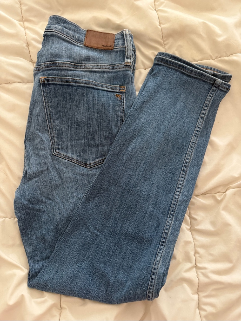 Madewell Roadtripper stovepipe in Medium Blue Wash
